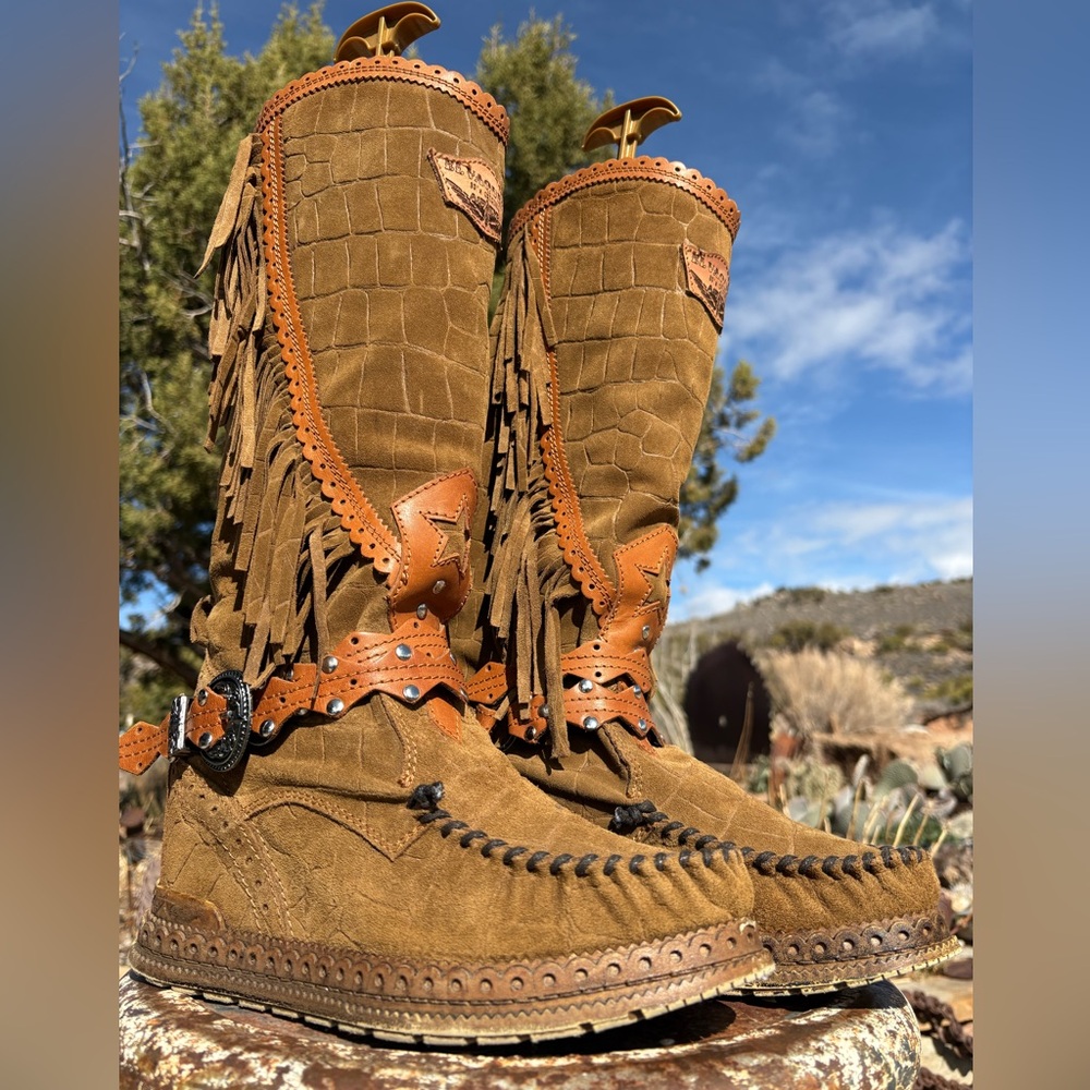 El Vaquero Silverstone Suede Fringed Tall Wedge Belted Moccasin Boots - Picture 9 of 16